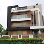 When In Gurgaon - Service Apartments, Near Medanta Medicity