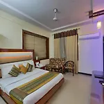Hotel Star Plaza@New Delhi Railway Station