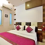 Hotel Taksh Inn