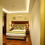 The Ic\'S Hotel