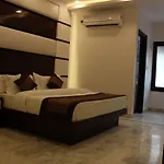 Hindustan- By Backpackers Heaven