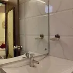Oyo Rooms Rajouri Garden