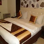Hotel Parth Palace