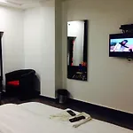 Hotel Saya Deluxe Near New Delhi Railway Station \'
