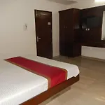 White House Tourist Lodge
