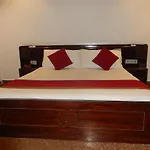 White House Tourist Lodge