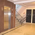 Hotel Apple Villa - New Delhi