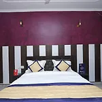 Oyo 11924 Jp Residency