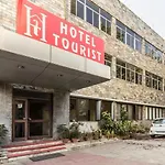 Hotel The Tourist - 1 Min From New Delhi Railway Station