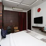 Oyo 9536 Bee For Home Stay