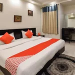 Oyo Flagship 18940 Hotel Swathi