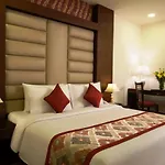 Taurus Sarovar Portico
