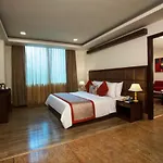 Taurus Sarovar Portico