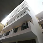 Oyo 28670 Hotel Dev Palace