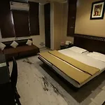 Smyle Inn - Best Value Hotel Near New Delhi Station