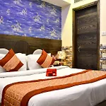 Oyo 11357 Karol Bagh