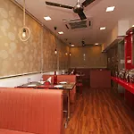 Oyo Rooms 744 Near Blk Hospital