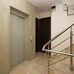 Oyo Rooms 744 Near Blk Hospital