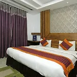 Oyo 8479 Hotel Ambience