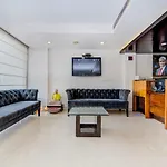 Fabhotel Rockland