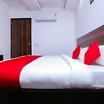 Oyo 28606 Kavya Residency