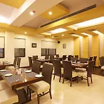 Oyo 9771 Hotel Glitz Westend Inn
