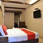 Metropolis Tourist Home