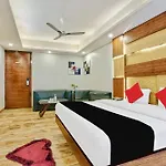 Staybook Hotel Nitya Maharani Free Airport Pickup