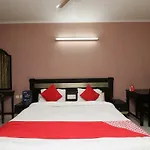 Oyo 24672 Bharat Guest House