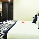 Oyo Premium Laxmi Nagar