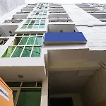 Oyo 28126 Charanpahari Hotel