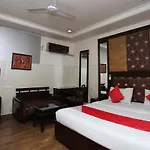Oyo 6845 The Grand Hotel