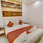 Hotel York Legacy -3 Minutes Walk From New Delhi Railway Station \'The 5 Star Ambience\' Newly Built