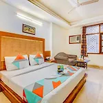 Hotel Apra Deluxe