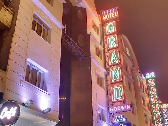 Hotel Grand Godwin - Complimentary Airport Pickup -Near Ndls Railway Stn