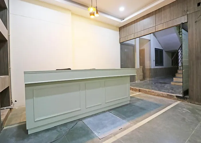 Oyo Diamond Suite Near Lotus Temple