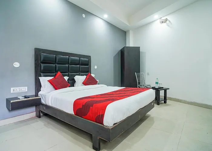Hotel Red Snapper Couple Friendly At West Delhi