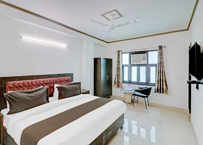 Collection O 81326 Hotel Dolphin