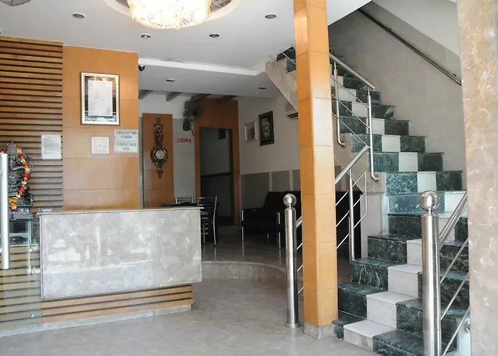 Hotel The Royal Inn