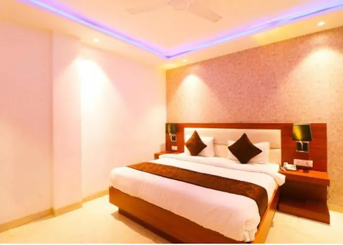 Hotel Aamara Near IGI Airport Delhi