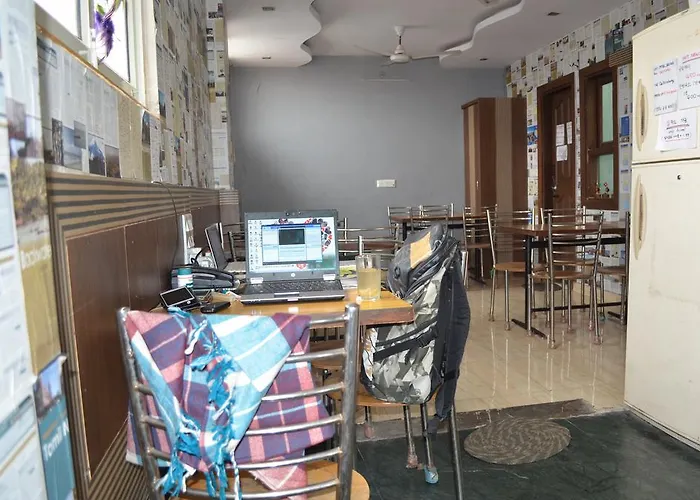 Hotel S B Inn