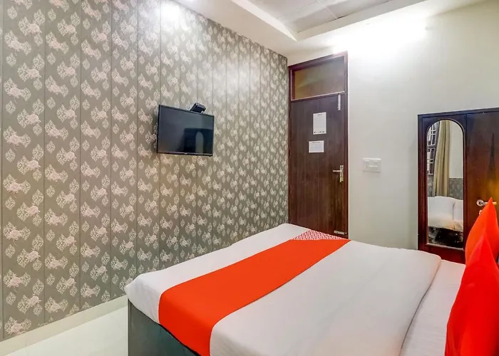 Oyo 74060 Taj Residency