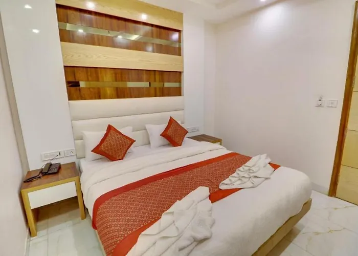 Revels Plum Hotel At New Delhi Railway Station