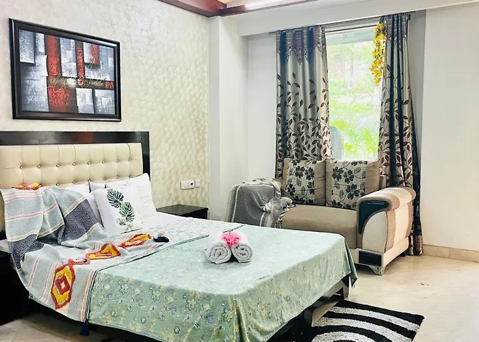 Bluo Cozy Studio With Balcony - Green Park Hkv