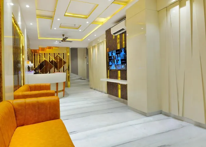 Hotel Worth Newly Bulit - New Delhi