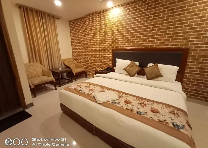Hotel Paras Delhi Airport