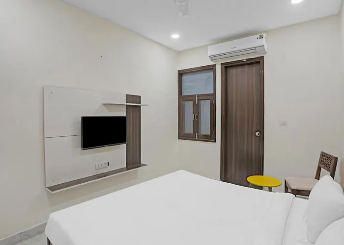Capital O 86909 Hotel Cozy Inn