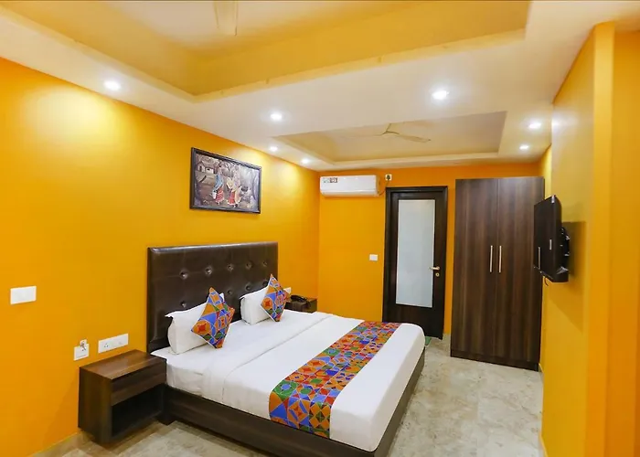 Fabexpress Taj Home Stay