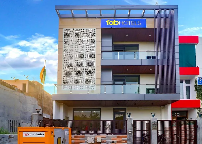 Fabhotel The Premium Suits