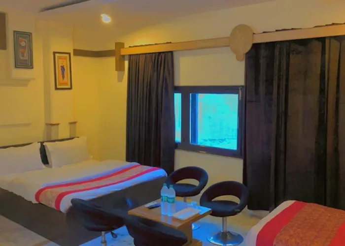 Fabstays-Cottage Crown Plaza
